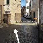 Lenka Apartman *