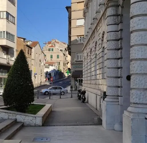 Lenka Apartman Split